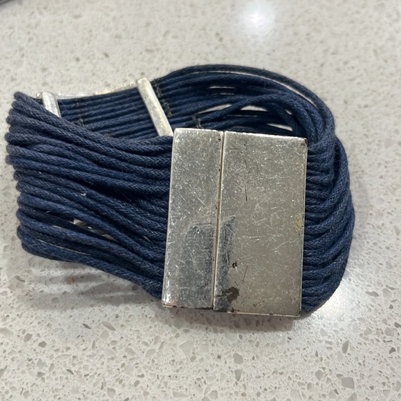 Set of 6 bracelets.  Silver, blue, green, black, gold.  Pretty accessories! - Picture 3 of 11